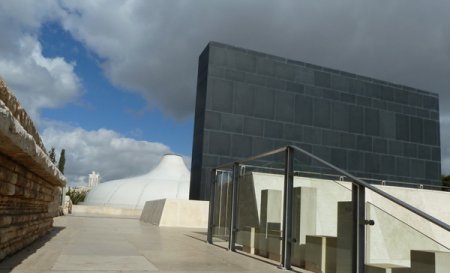 Jerusalem_Israel_Museum_Shrine_of_the_Book_re